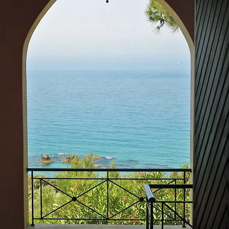 Apartment With Swimming Pool And Panorama Sea View -
